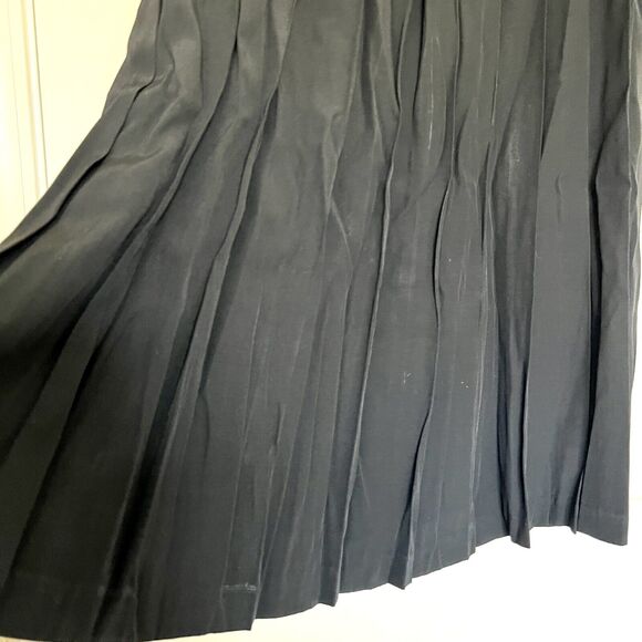 Jennifer Reed Concept Women Size Medium Solid Black Pleated Skirt A Line Modest - Picture 6 of 11